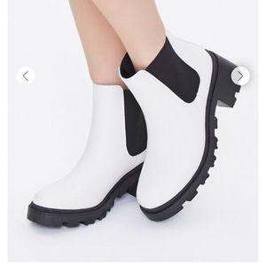 Forever 21 White Faux Leather Chelsea Boots size 9